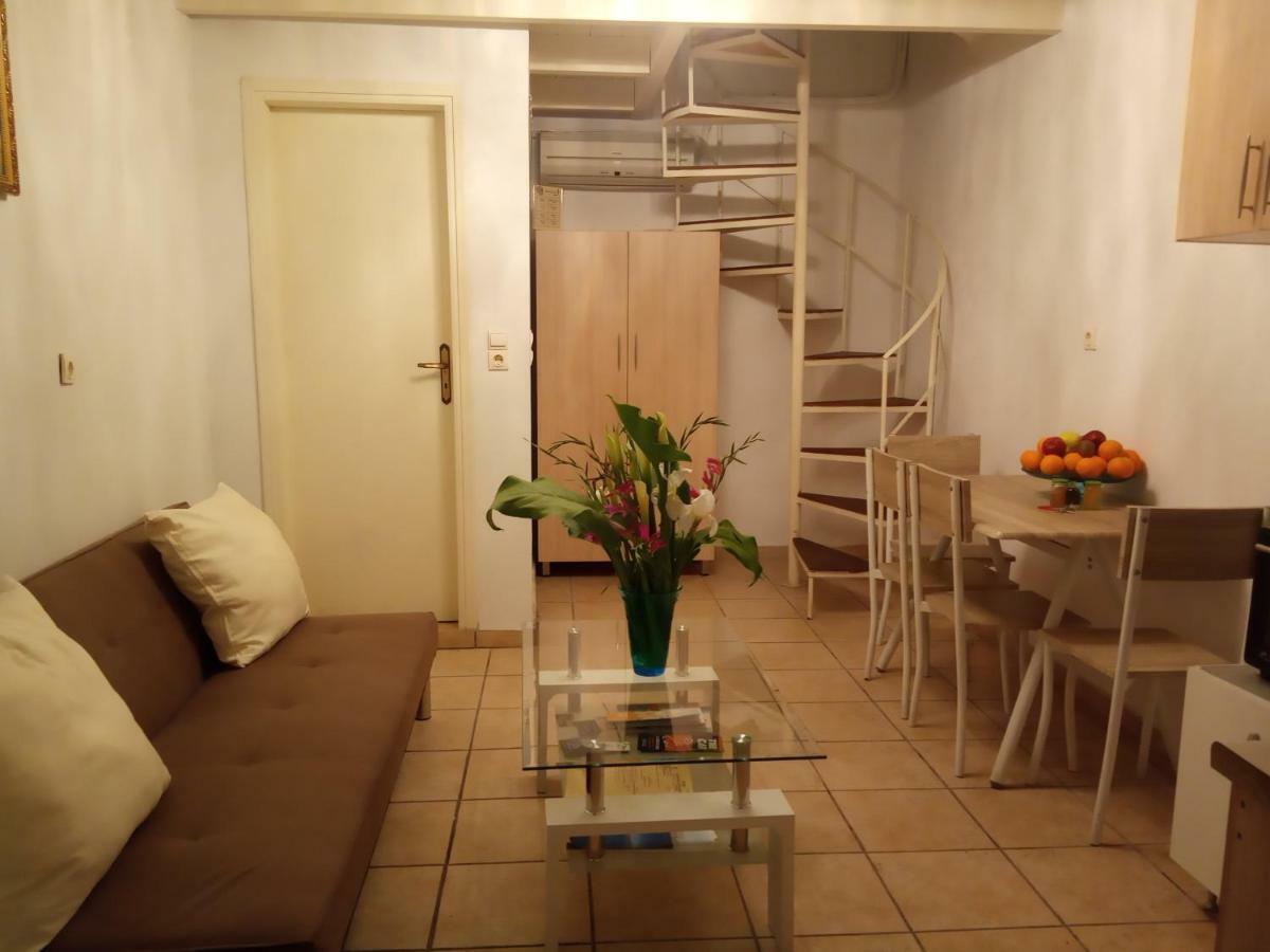 Sotoportego La Canea Esterno foto